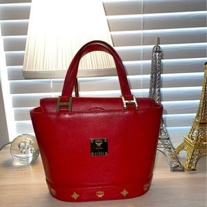 SOLD ✅SOLD SOLD SOLD MCM authentic Bucket type handbag